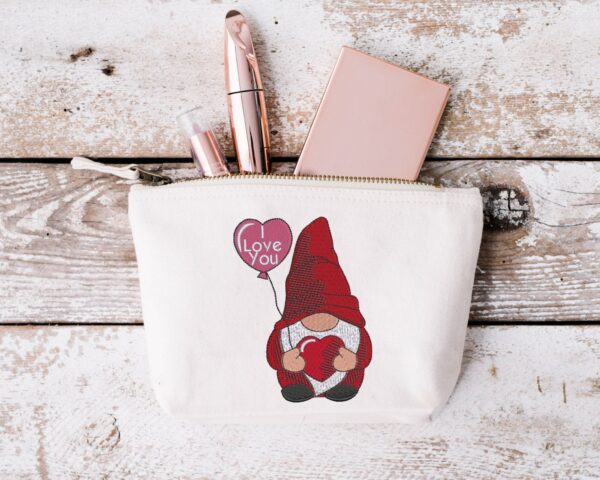 Gnome With Heart embroidery design