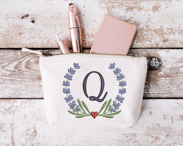 Letter Q embroidery design